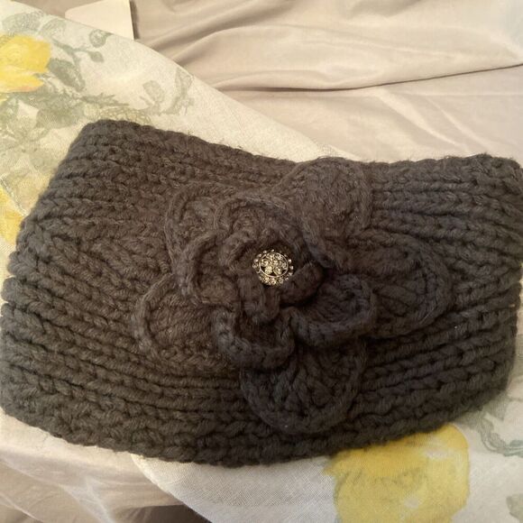 C.C Exclusives Gray Winter Headband with Rosette Flower Rhinestone Button - Picture 1 of 7